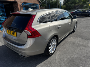 2015 Volvo V60 2.0 Se Lux D4 (181hp) in Gold — image 6
