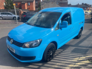 2011 Volkswagen Caddy Maxi 1.6 Tdi C20 Maxi Fwd 5dr in Blue — image 2