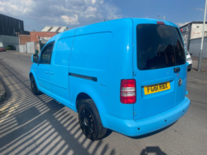 2011 Volkswagen Caddy Maxi 1.6 Tdi C20 Maxi Fwd 5dr in Blue — image 3