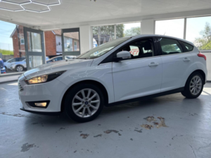 2017 Ford Focus 1.0t Ecoboost Titanium Euro 6 (s/s) 5dr in White — image 3