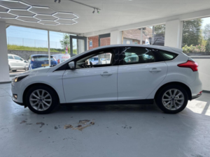 2017 Ford Focus 1.0t Ecoboost Titanium Euro 6 (s/s) 5dr in White — image 4