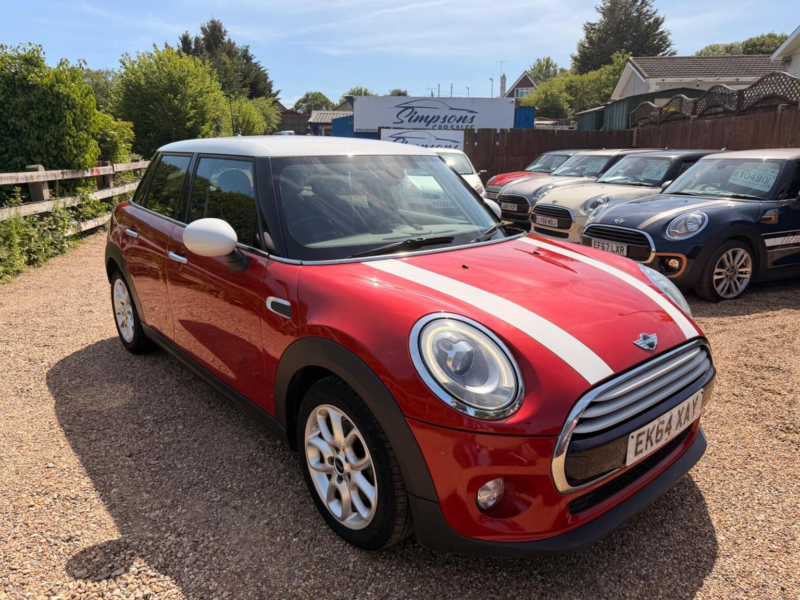 2014 MINI Hatch 1.5 Cooper Auto Euro 6 (s/s) 5dr in Red — image 1