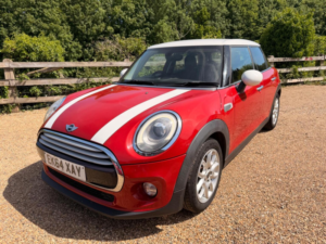 2014 MINI Hatch 1.5 Cooper Auto Euro 6 (s/s) 5dr in Red — image 5