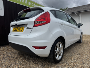 2012 Ford Fiesta 1.4 Zetec in White — image 6
