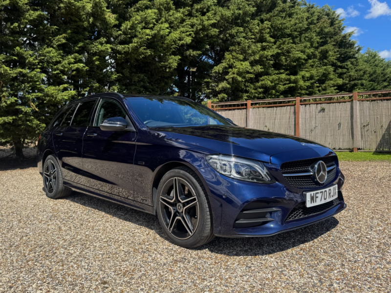 2020 Mercedes-Benz C Class 2.0 C300de 13.5kwh Amg Line Edition in Blue — image 1