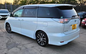 2012 Toyota Estima 2.4l Petrol - 7 Seater - Ulez/caz Pass - Free 18months Gold Warranty & 12months Breakdown in White — image 6