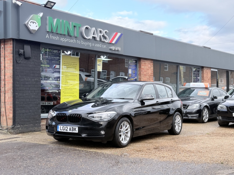 2012 BMW 1 Series 2.0 116d Se 5-Door in Black — image 1