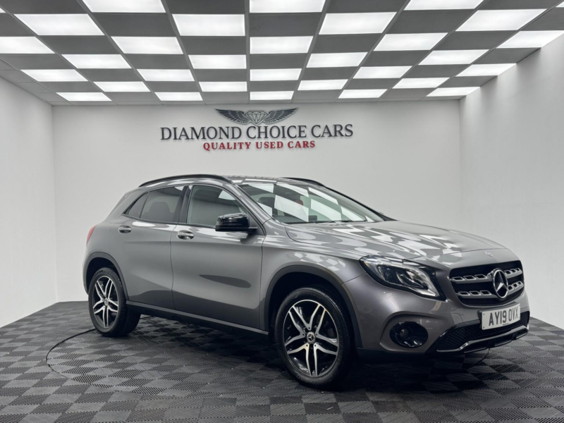2019 Mercedes-Benz Gla 1.6 Gla180 Urban Edition in Grey — image 1