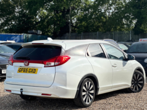 2015 Honda Civic 1.8 I-Vtec Sr Tourer Auto Euro 6 5dr in White — image 3