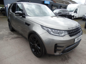 2018 Land Rover Discovery 3.0 Sd V6 Hse Auto 4WD Euro 6 (s/s) 5dr in Silver — image 3