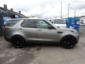 2018 Land Rover Discovery 3.0 Sd V6 Hse Auto 4WD Euro 6 (s/s) 5dr in Silver — image 4