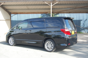 2013 Toyota Alphard 3.5 Gold Edition 2 in Black — image 4