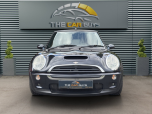 2007 MINI Convertible 1.6 Cooper S Sidewalk Convertible in Black — image 2