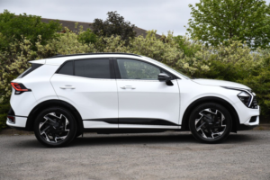 2023 Kia Sportage 1.6 T-Gdi Gt-Line SUV 5dr Petrol Manual Euro 6 (s/s) (148 Bhp) in White — image 2