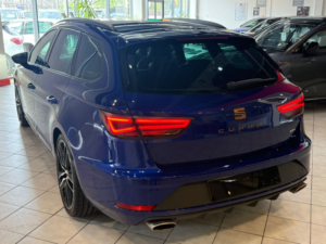 2020 SEAT Leon 2.0 Tsi Cupra 300 Lux in Blue — image 4
