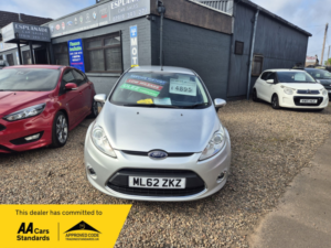 2012 Ford Fiesta 1.3 Zetec in Silver — image 2