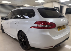 2017 Peugeot 308 Sw 1.2 Puretech Gt Line Estate 5dr Petrol Manual Euro 6 (s/s) (130 Ps) in Multicolour — image 4