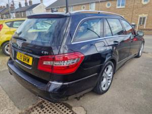 2012 Mercedes-Benz E Class 2.1 E220 Cdi Blueefficiency Executive Se Estate 5dr Diesel G-Tronic+ Euro 5 (s/s) (170 Ps) in Black — image 4