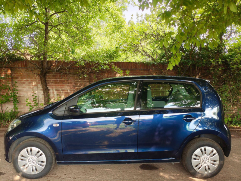 2014 Volkswagen Up! 1.0 Move Up! Asg Euro 5 5dr in Blue — image 1