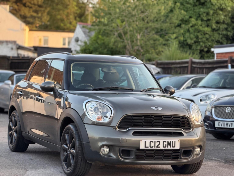 2012 MINI Countryman 2.0 Cooper Sd Auto Euro 5 5dr in Grey — image 1