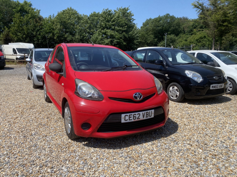 2012 Toyota Aygo 1.0 Vvt-I in Red — image 1