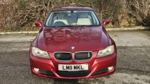 2011 BMW 3 Series 2.0 318d Es in Red — image 3