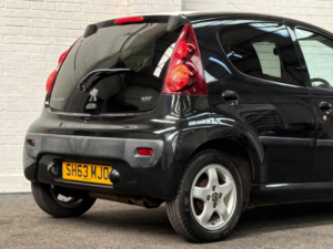 2013 Peugeot 107 1.0 12v Envy Euro 5 5dr in Black — image 6