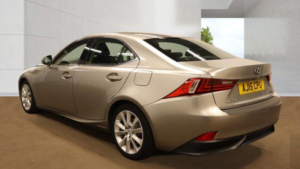 2015 Lexus Is 2.5 300h Advance E-CVT Euro 6 (s/s) 4dr in Silver — image 3