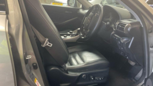 2015 Lexus Is 2.5 300h Advance E-CVT Euro 6 (s/s) 4dr in Silver — image 4