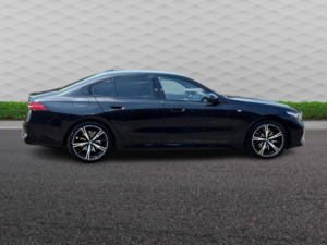 2023 BMW 5 Series 2.0 520i Mht M Sport Steptronic Euro 6 (s/s) 4dr in Black — image 2