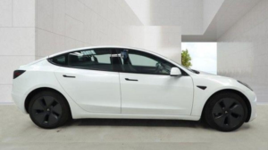 2021 Tesla Model 3 Standard Range Plus Auto Rwd 4dr in White — image 6