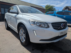 2014 Volvo Xc60 2.4 D4 Se in White — image 3