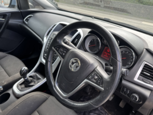 2015 Vauxhall Astra 2.0 Cdti Ecoflex Sri in Black — image 2