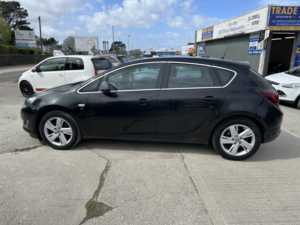 2015 Vauxhall Astra 2.0 Cdti Ecoflex Sri in Black — image 5