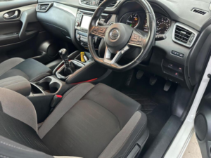 2017 Nissan Qashqai 1.5 Dci N-Connecta Euro 6 (s/s) 5dr in White — image 4