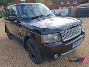 2010 Land Rover Range Rover 4.4 Td V8 Autobiography Black in Black — image 2