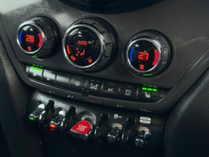 2018 MINI Countryman 1.5 Cooper Auto Euro 6 (s/s) 5dr in White — image 4