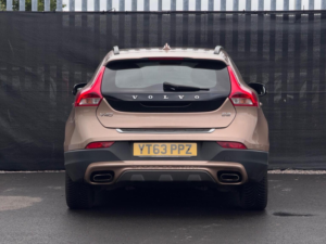 2013 Volvo V40 Cross Country 1.6 D2 Lux Euro 5 (s/s) 5dr in Bronze — image 5