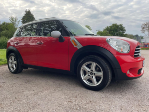 2012 MINI Countryman 1.6 Cooper D Euro 5 (s/s) 5dr in Red — image 3
