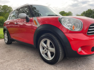 2012 MINI Countryman 1.6 Cooper D Euro 5 (s/s) 5dr in Red — image 4