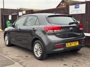 2017 Kia Rio 1.25 2 Euro 6 (s/s) 5dr in Grey — image 2
