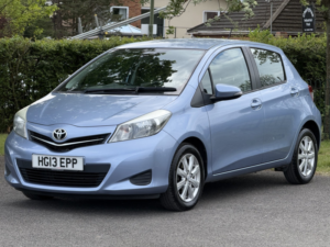 2013 Toyota Yaris 1.3 Dual Vvt-I Tr in Blue — image 3