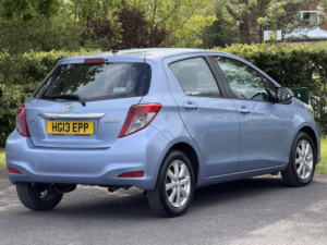 2013 Toyota Yaris 1.3 Dual Vvt-I Tr in Blue — image 4