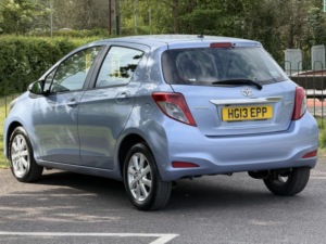 2013 Toyota Yaris 1.3 Dual Vvt-I Tr in Blue — image 6