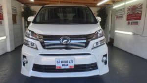 2014 Toyota Vellfire 2.4 Auto 8 Seater Twin Sunroofs in White — image 2