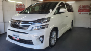 2014 Toyota Vellfire 2.4 Auto 8 Seater Twin Sunroofs in White — image 3