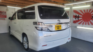 2014 Toyota Vellfire 2.4 Auto 8 Seater Twin Sunroofs in White — image 4