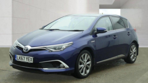 2017 Toyota Auris 1.8 Vvt-H Excel CVT Euro 6 (s/s) 5dr (safety Sense) in Blue — image 3