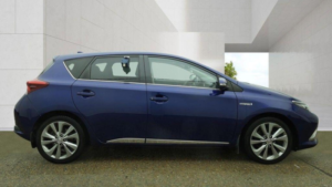 2017 Toyota Auris 1.8 Vvt-H Excel CVT Euro 6 (s/s) 5dr (safety Sense) in Blue — image 6