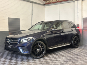 2016 Mercedes-Benz Glc 2.1 Glc250d Amg Line (premium) SUV 5dr Diesel G-Tronic 4matic Euro 6 (s/s) (204 Ps) in Blue — image 3